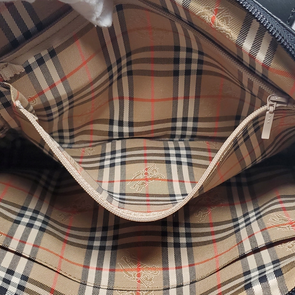 Authentic Vintage Burberry Plaid Interior Handbag With COA - Picture 12 of 15